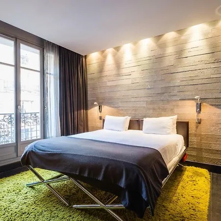 Cmg Premium Tour Eiffel Iv Paris